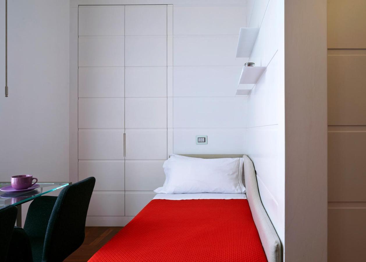 Elegant Apartment At Chiaia By Wonderful Italy Neapel Exterior foto